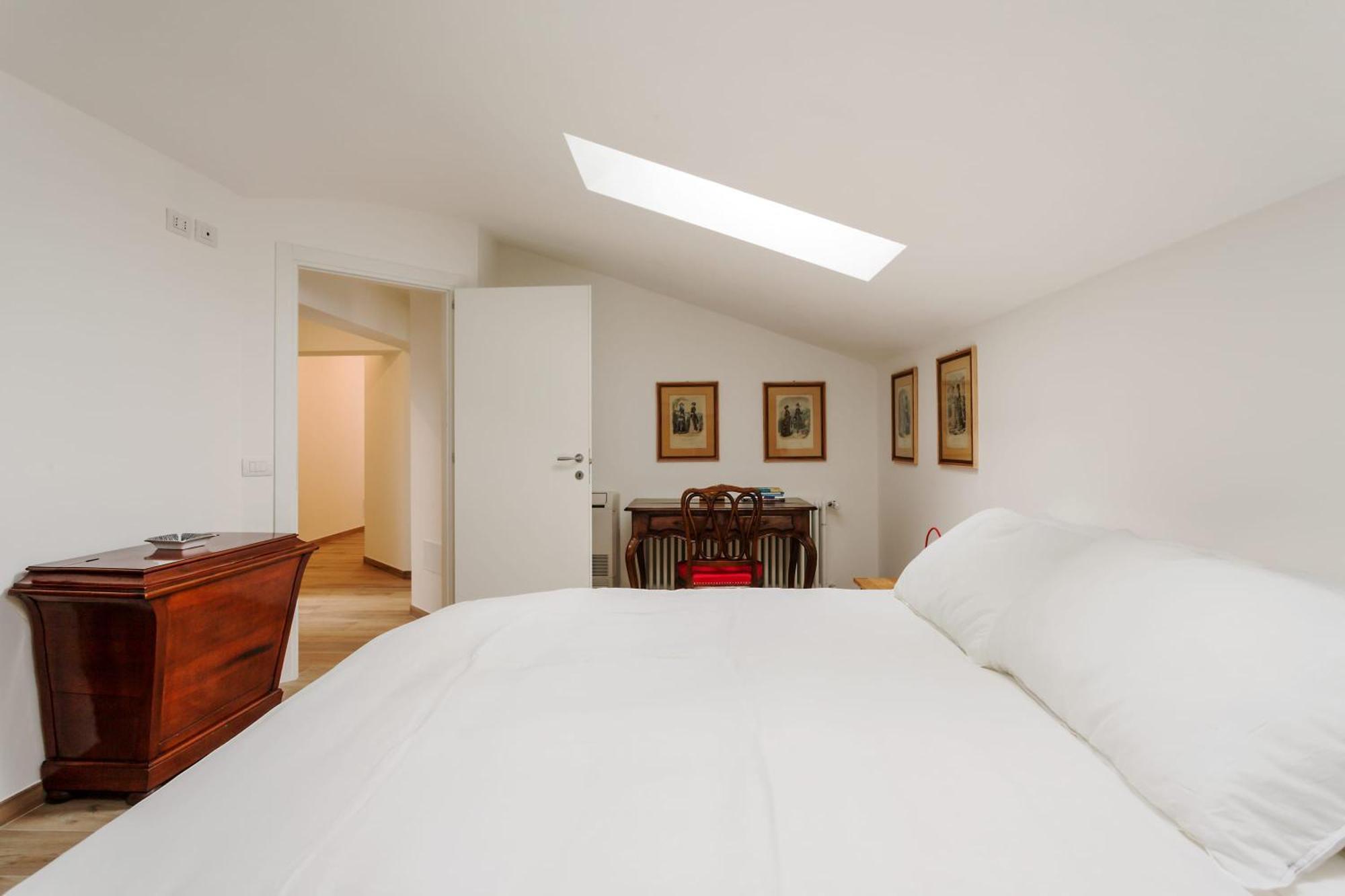 Appartement Amazing Flat With Big Terrace And Private Car Park à Vérone Extérieur photo